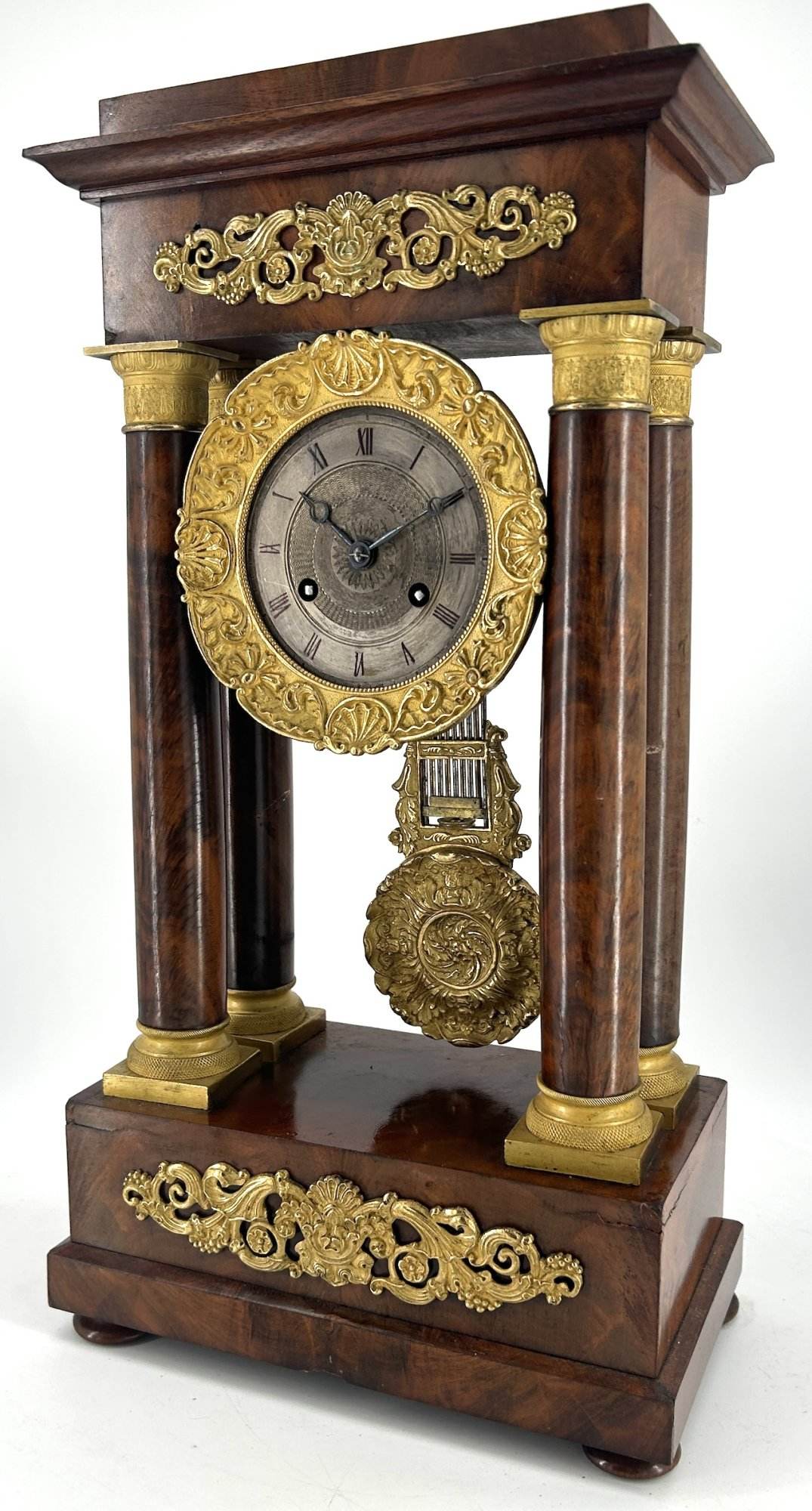 Fabulous Victorian burr Walnut Portico Mantel Clock - ca1840 - Image 3