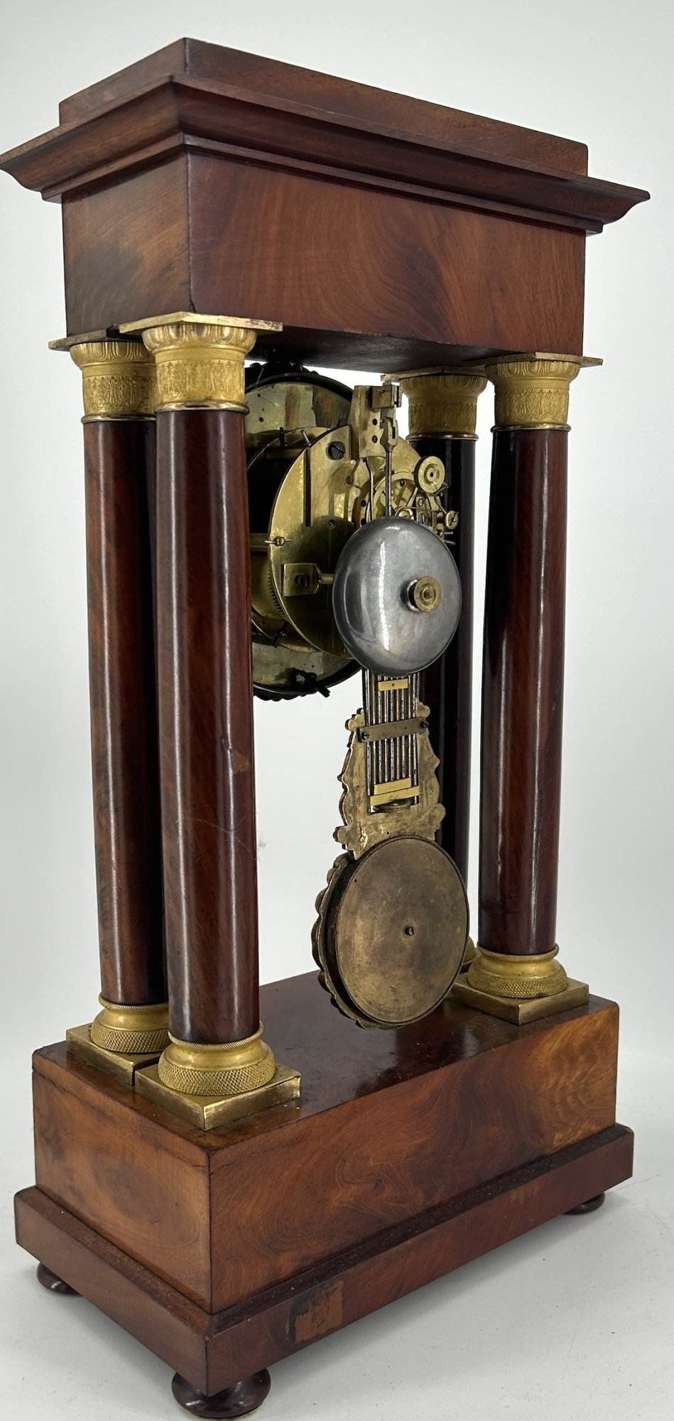 Fabulous Victorian burr Walnut Portico Mantel Clock - ca1840 - Image 9