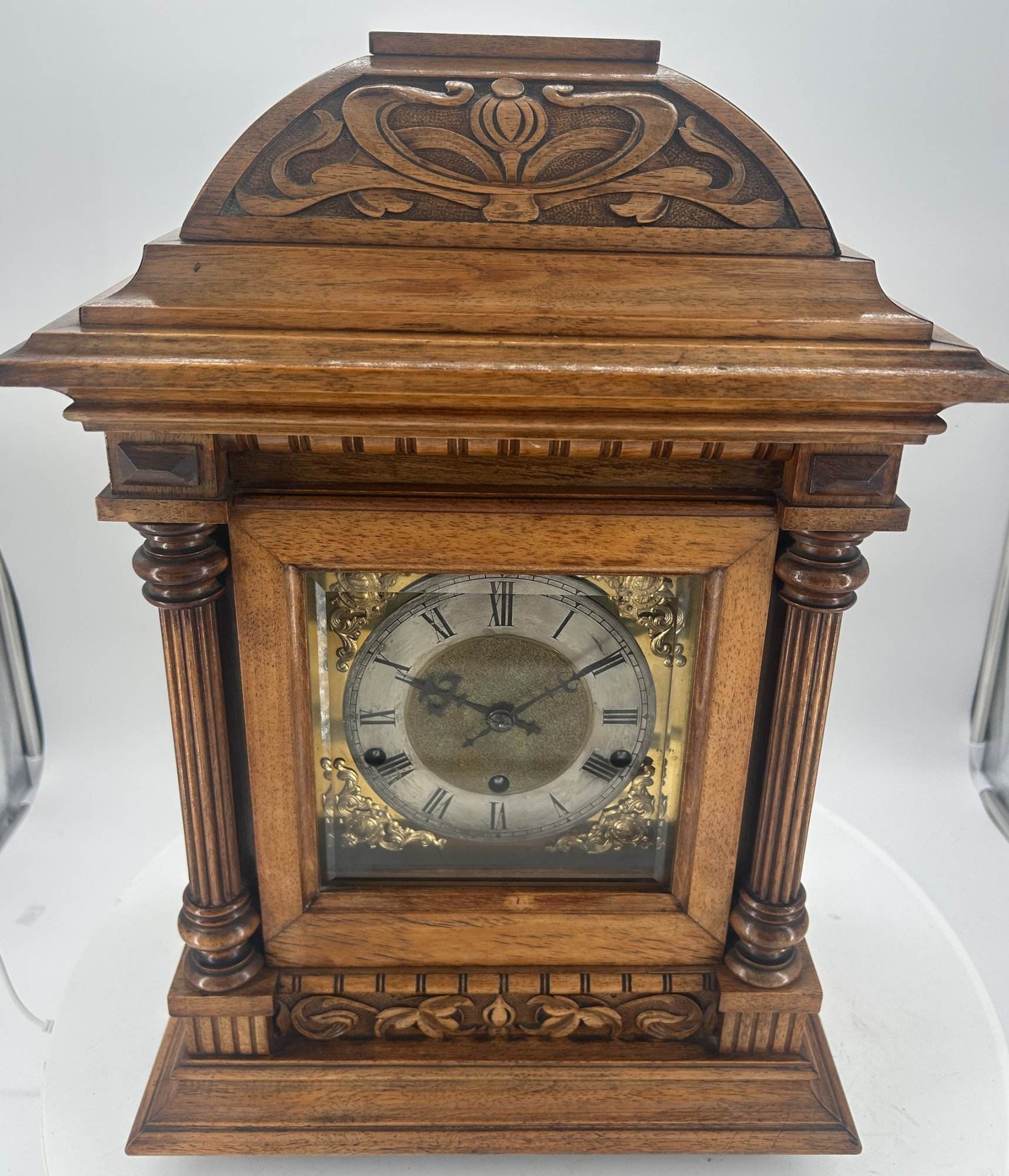 Awesome Walnut case Musical Bracket Clock – ca1920 - Image 6