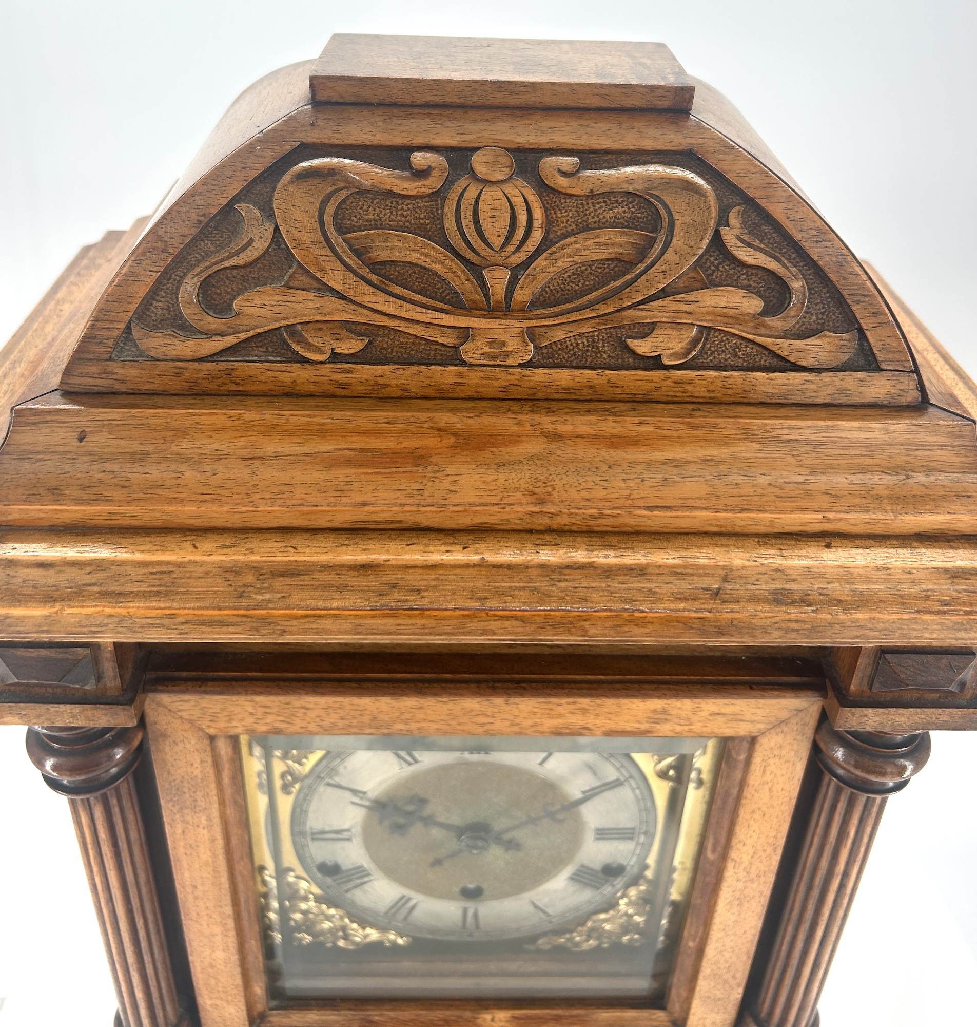Awesome Walnut case Musical Bracket Clock – ca1920 - Image 7