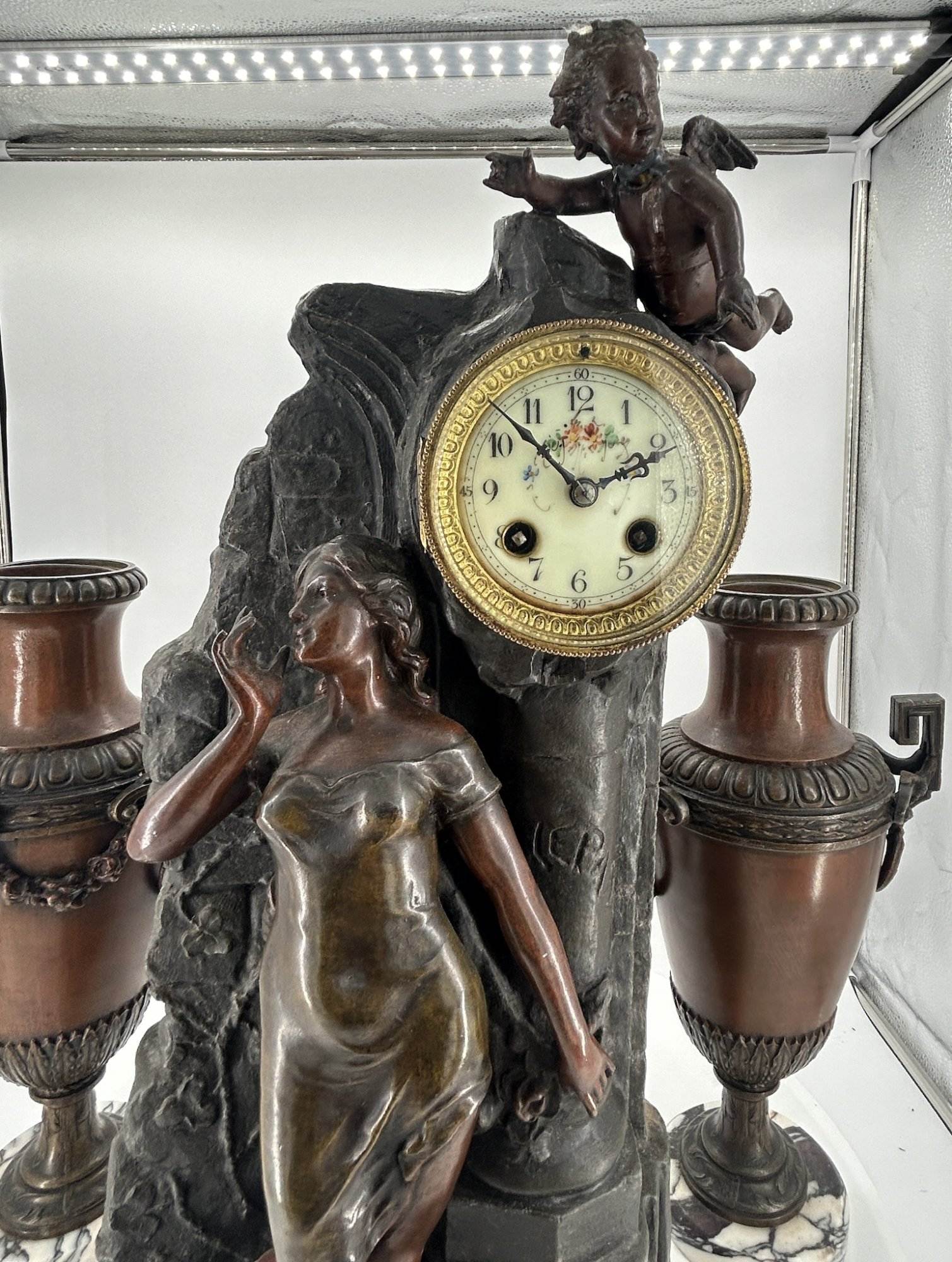 Lovely French Art Nouveau Figural Mantel Clock Set – Ca 1900 - Image 3