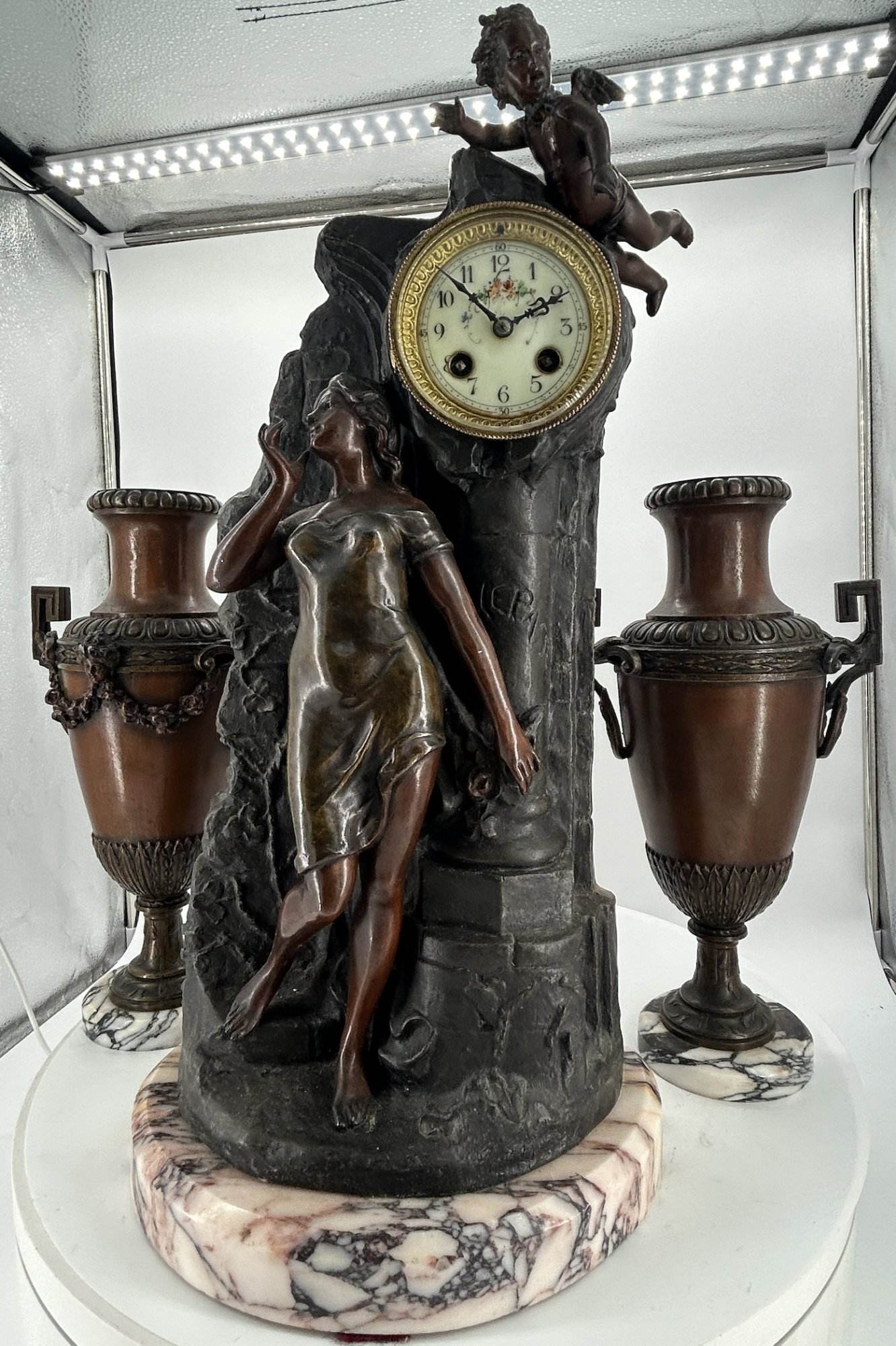 Lovely French Art Nouveau Figural Mantel Clock Set – Ca 1900 - Image 4